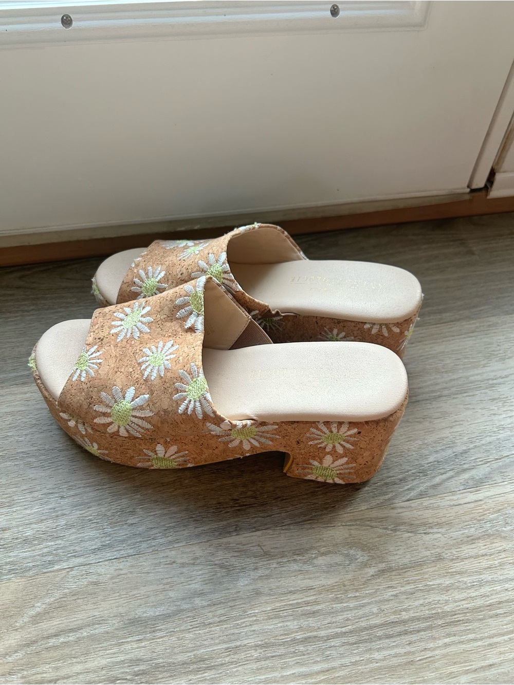 Anthropology Daisy Embroidered Cork Platform Slide - Tan